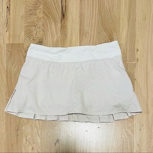 Lululemon skirt, size 8, champagne color